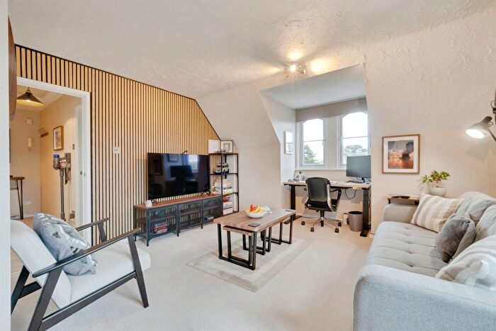 1 Bedroom Flat For Sale In Hallam Close, Watford, WD24