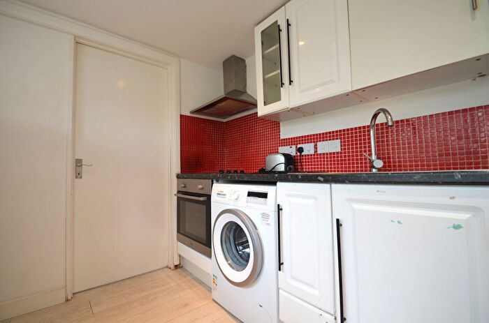 1 Bedroom Flat To Rent In Mill Farm Crescent, Hounslow, TW4