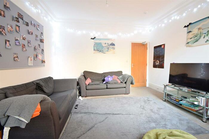6 Bedroom Terraced House To Rent In Moorgate Avenue, Sheffield, S10