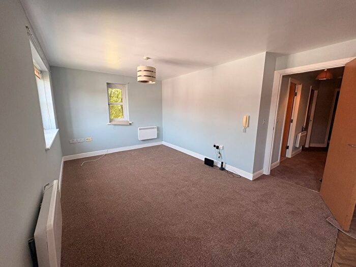 2 Bedroom Flat To Rent In Gas Street, Wigan, WN2