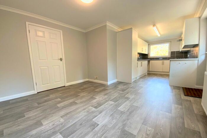 3 Bedroom Bungalow To Rent In Grenville Drive, Tavistock, PL19