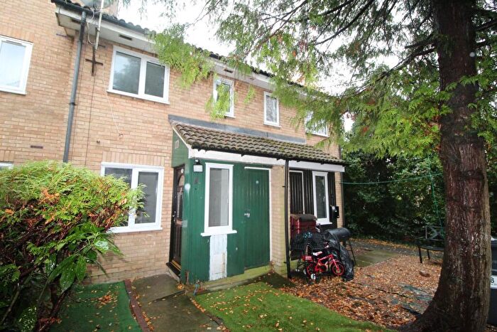 1 Bedroom Terraced House For Sale In Redwood Way, Barnet, EN5