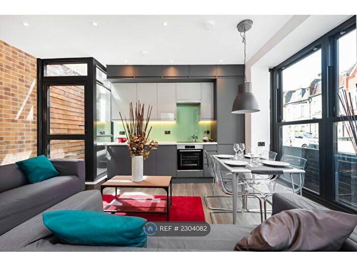 2 Bedroom Semi-Detached House To Rent In Harringay Road, London, N15