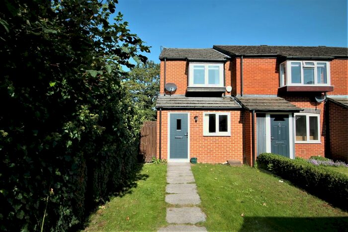 2 Bedroom House To Rent In Periam Close, Henley-on-Thames, RG9