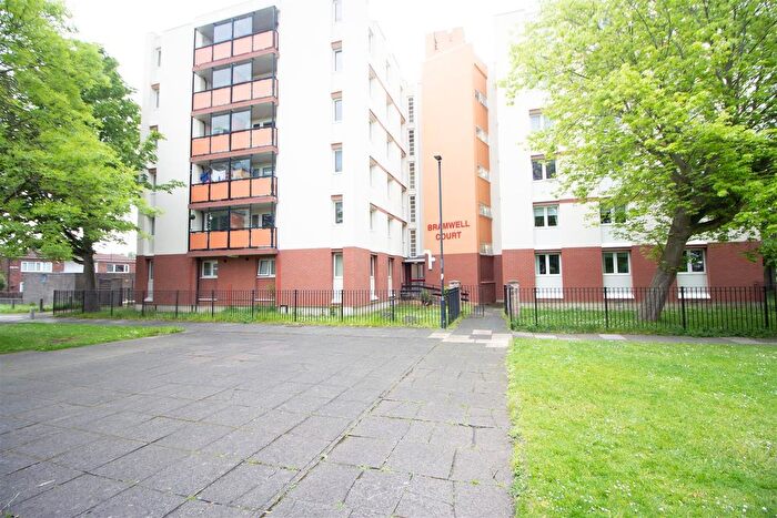 2 Bedroom Flat To Rent In Bramwell Court, Gosforth, Newcatle Upon Tyne, NE3