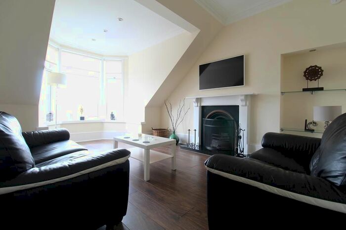 2 Bedroom Flat To Rent In Elmfield Avenue, Aberdeen, AB24