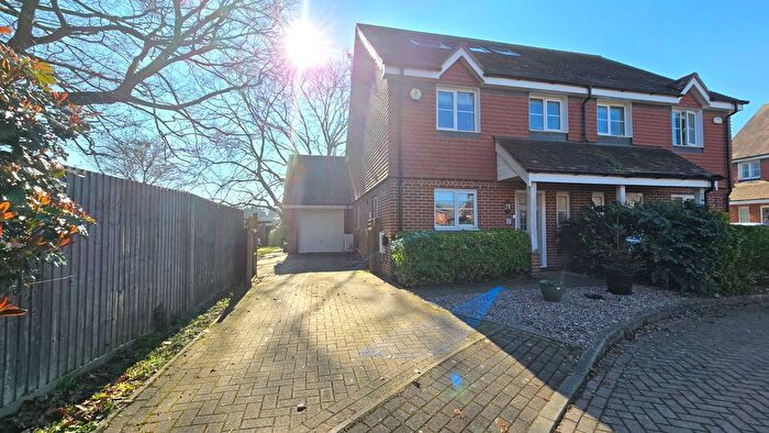 4 Bedroom Semi-Detached House For Sale In Lowbury Gardens, Compton, Newbury, RG20