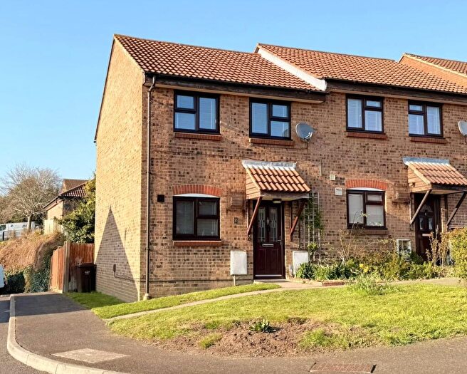 2 Bedroom Semi-Detached House For Sale In Hancock Close, Strood, Rochester, ME2