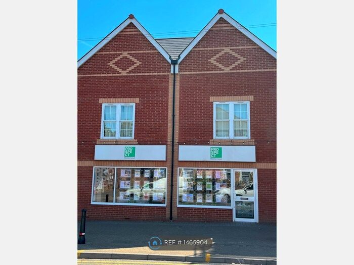 2 Bedroom Flat To Rent In Wellesley Villas, Crowthorne, RG45