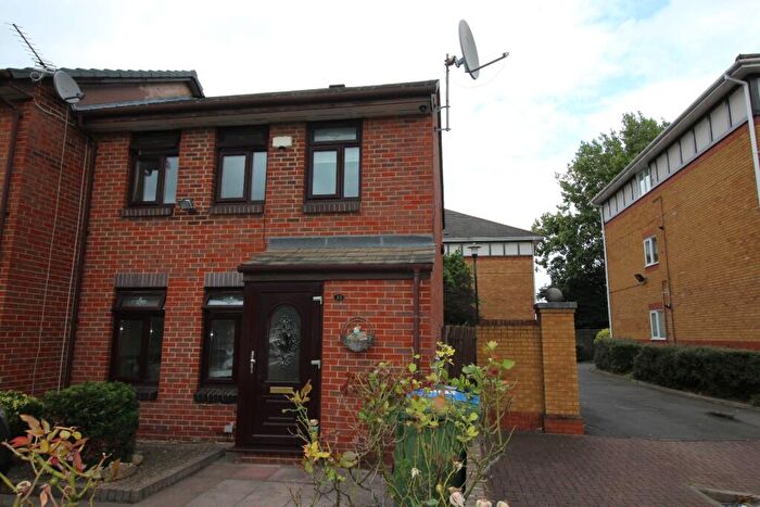 3 Bedroom End Of Terrace House To Rent In Carronade Place London, SE28