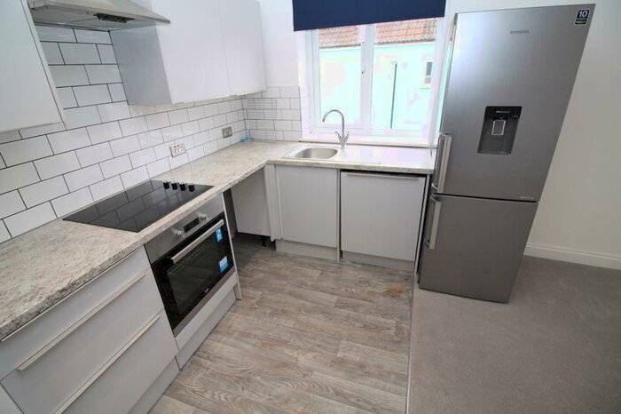 2 Bedroom Flat To Rent In Sandbed Road, St Werburghs, BS2