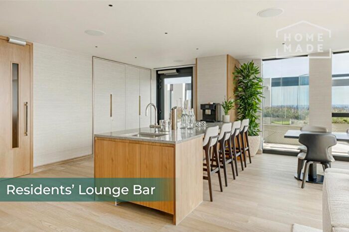 2 Bedroom Flat To Rent In River Park Tower, SW8