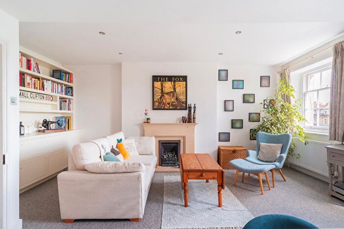 3 Bedroom Flat For Sale In West Mall, Clifton, BS8