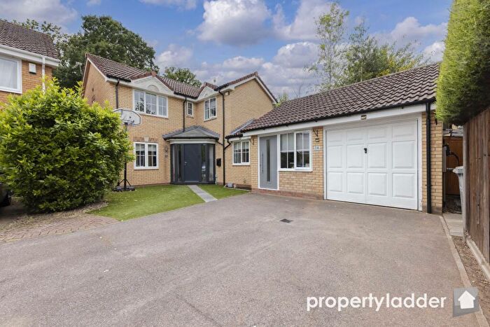 5 Bedroom Detached House For Sale In Bardolphs Court, Taverham, NR8