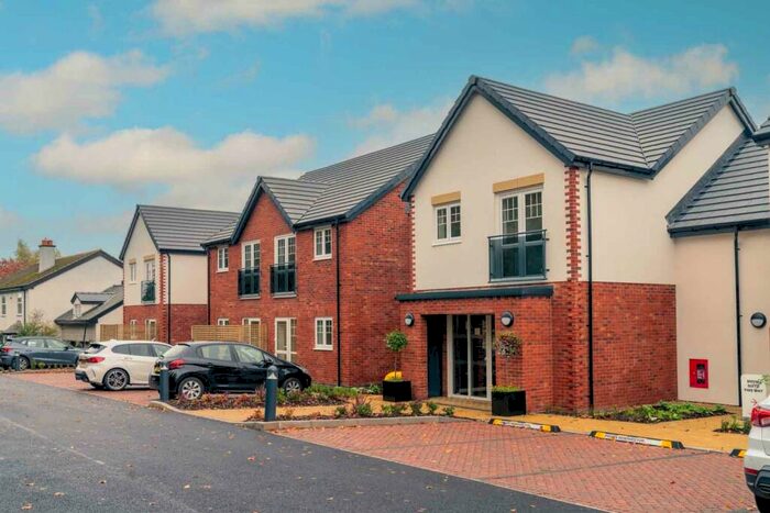 2 Bedroom Apartment For Sale In Symonds Grange, Hooton Road, Willaston, Neston, CH64