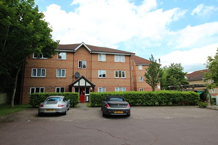 1 Bedroom Flat To Rent In Centre Drive, Epping, CM16