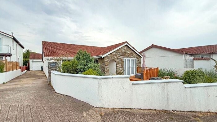 3 Bedroom Bungalow For Sale In Broadstone Park Road, Torquay, TQ2