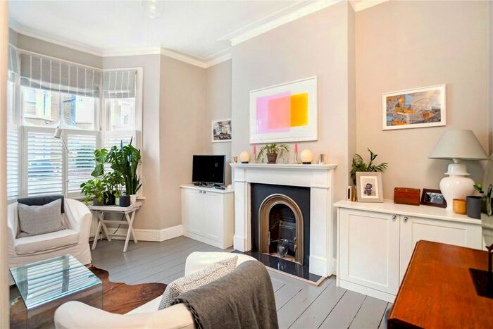 1 Bedroom Flat To Rent In Macfarlane Road, London, W12