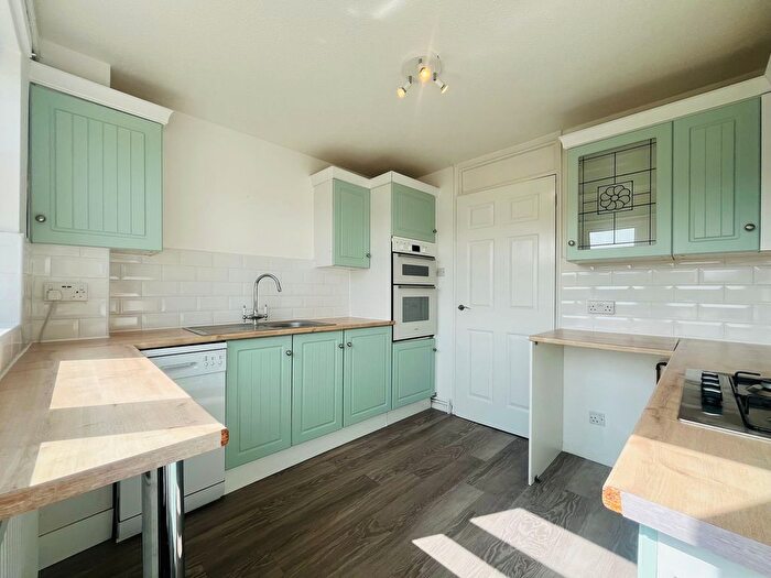1 Bedroom Flat To Rent In Minsmere Road, Keynsham, BS31