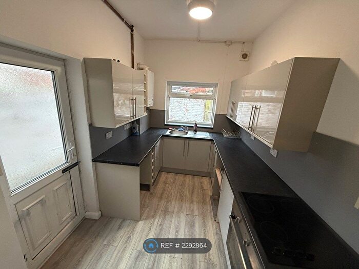 2 Bedroom End Of Terrace House To Rent In Estcourt Villas, Hull, HU9