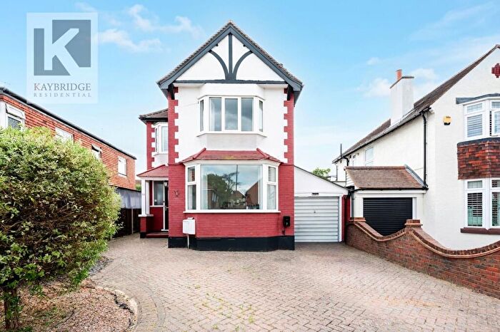 4 Bedroom Detached House For Sale In Briarwood Road, Epsom, KT17