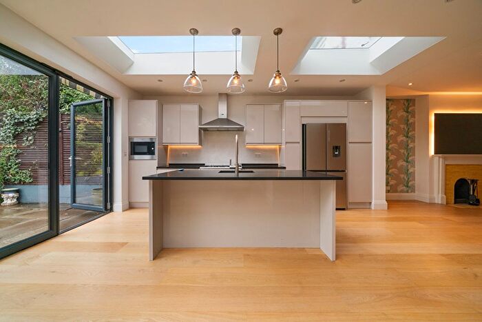 4 Bedroom Semi Detached House For Sale In Doyle Gardens, Kensal Rise, London, NW10