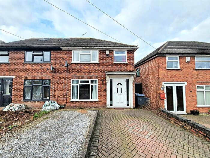 3 Bedroom Semi-Detached House To Rent In Foxland Avenue, Rubery, Birmingham, B45