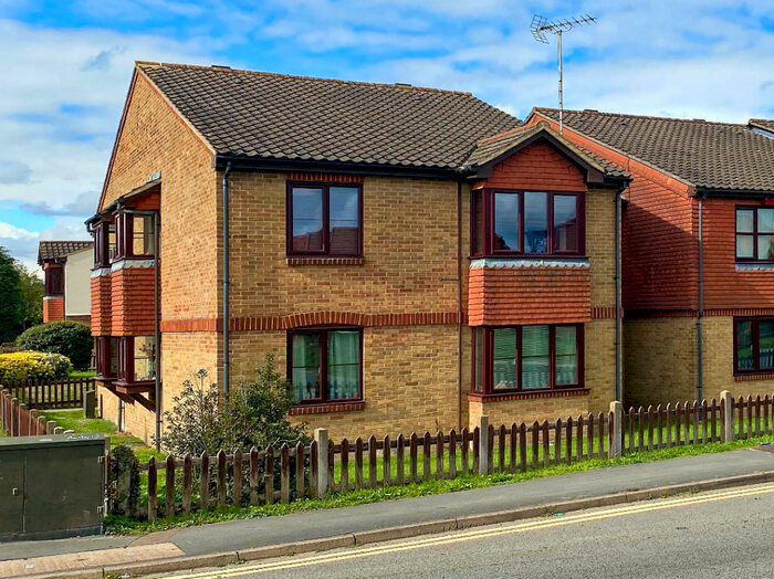 1 Bedroom Apartment To Rent In The Meadows, Ash, GU12