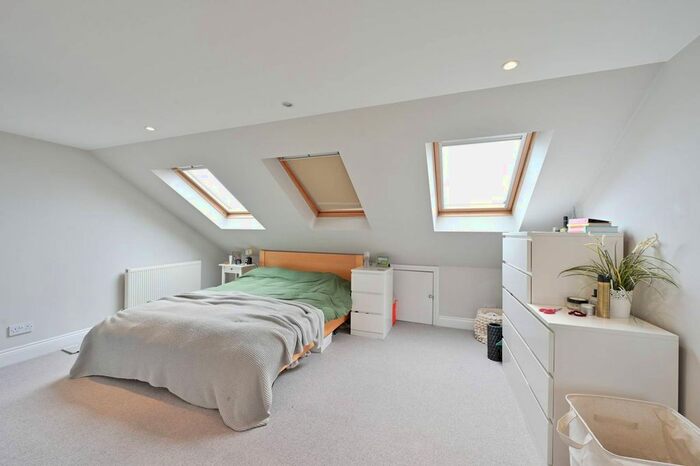 2 Bedroom Flat To Rent In Pulborough Road, Southfields, London, SW18