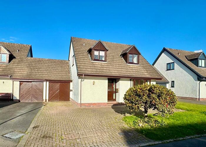 3 Bedroom House For Sale In Heol Ffynnon Asa, Eglwysbach, LL28