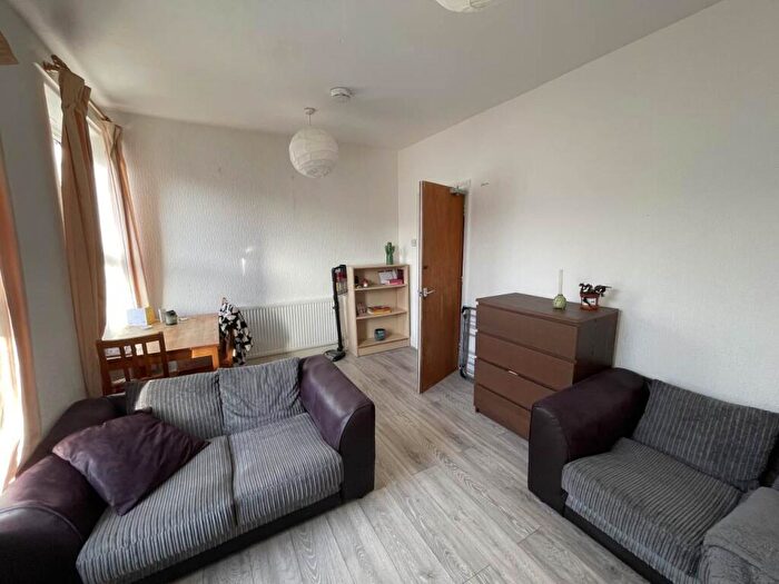 1 Bedroom Flat To Rent In Lisvane Street, Cathays, Cardiff, CF24