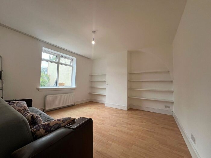 4 Bedroom Property To Rent In Winns Avenue, London, E17