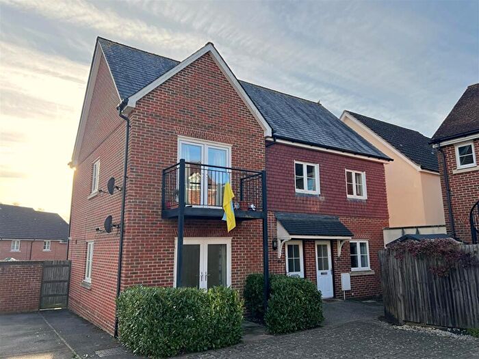 2 Bedroom Flat To Rent In Hill Road, Laverstock, Salisbury, SP1