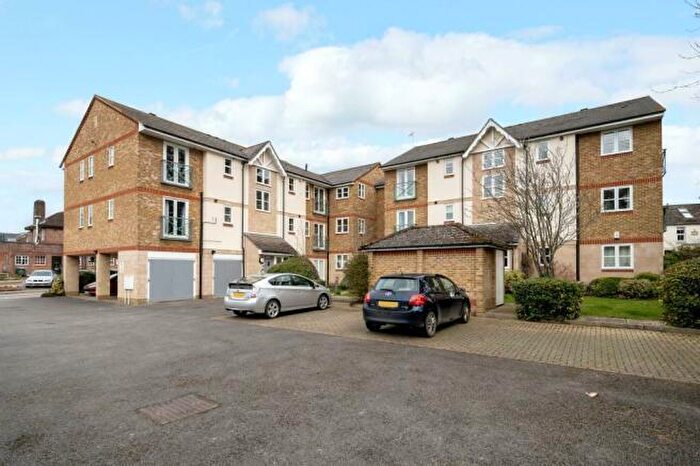 2 Bedroom Apartment To Rent In Clevedon House, Marston, OX3