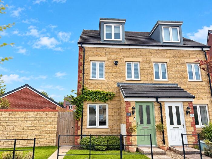 3 Bedroom Town House For Sale In Griffin Walk, Chippenham, SN15