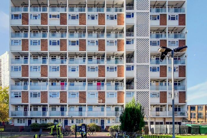 2 Bedroom Flat To Rent In Loughborough Street, Kennington, London, SE11