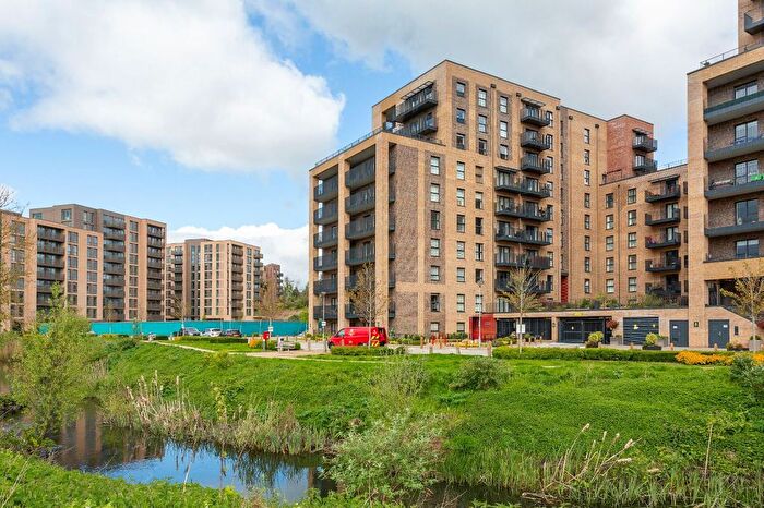 2 Bedroom Flat To Rent In Colnebank Drive, Watford, WD18