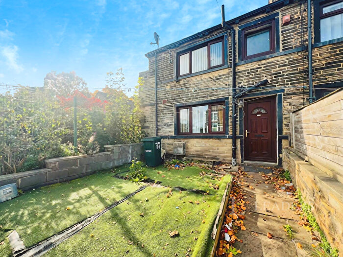 2 Bedroom House To Rent In Beckside Road, BD7