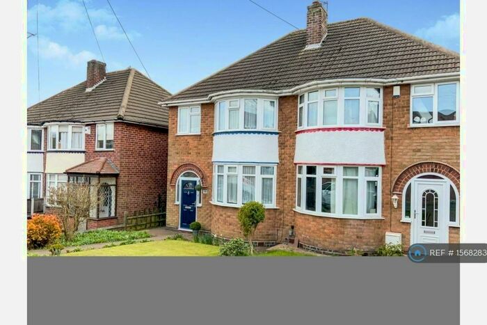 3 Bedroom Semi-Detached House To Rent In Gailey Croft, Birmingham, B44