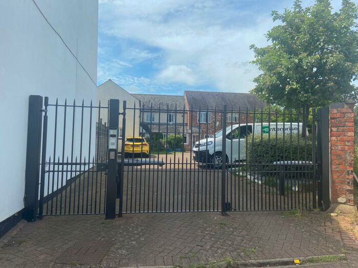 2 Bedroom House To Rent In Edinburgh Road, NN2