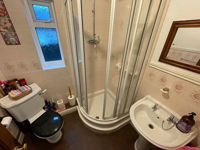2 Bedroom Semi-Detached Bungalow For Sale In Station Road, MK45