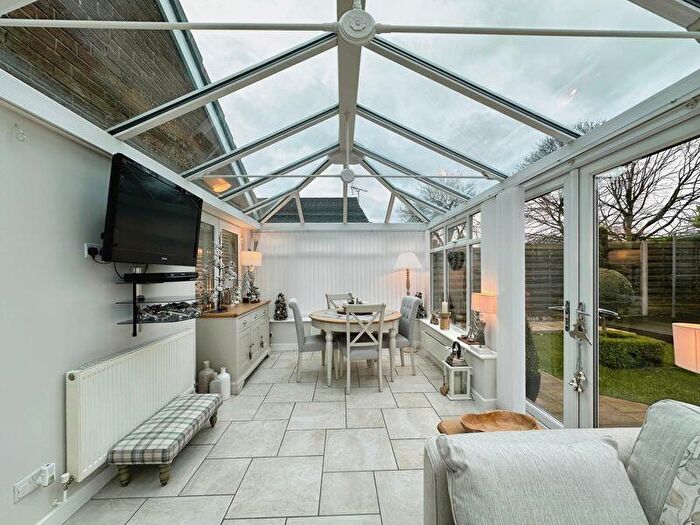 3 Bedroom Bungalow For Sale In Fulwood Close, Bury, BL8