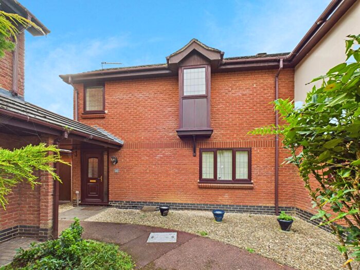 2 Bedroom End Of Terrace House For Sale In St Mary's Court, Bramley, RG26