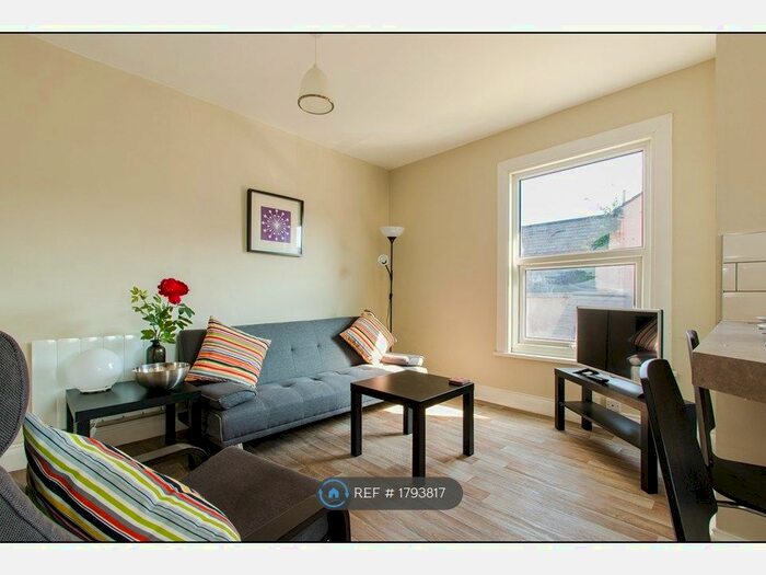 1 Bedroom Flat To Rent In Upper Stone Street, Maidstone, ME15