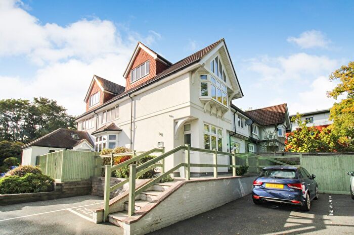 1 Bedroom Flat For Sale In Harwood House, Farnborough, GU14