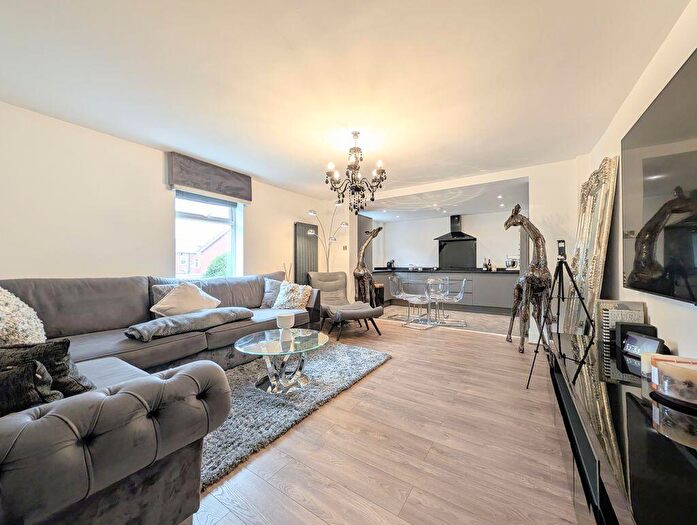 3 Bedroom Apartment To Rent In Golf Open - Upper Aughton Road, Birkdale - Sleeps Eight, PR8