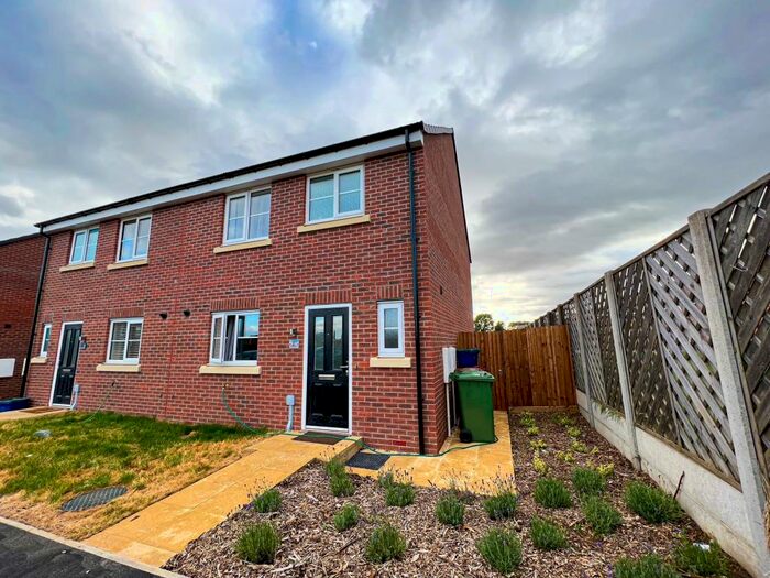 3 Bedroom Terraced House To Rent In Greenshank Drive, Scunthorpe, DN16