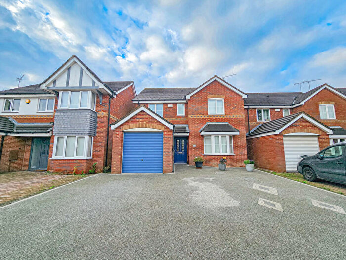 4 Bedroom Detached House For Sale In Aspen Drive, Coventry, CV6