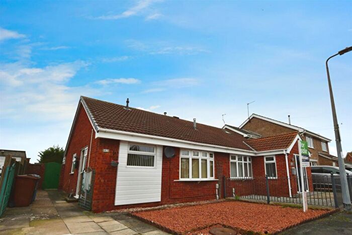 2 Bedroom Semi-Detached Bungalow For Sale In Evergreen Drive, Hull, HU6