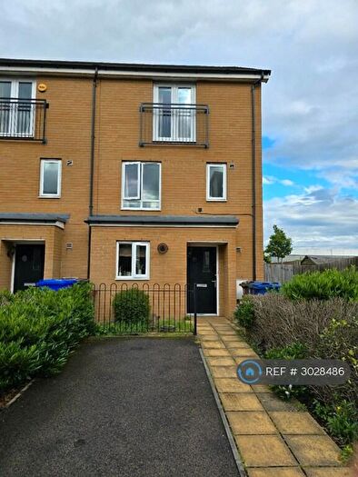 4 Bedroom End Of Terrace House To Rent In Schoolfield Road, Grays, RM20